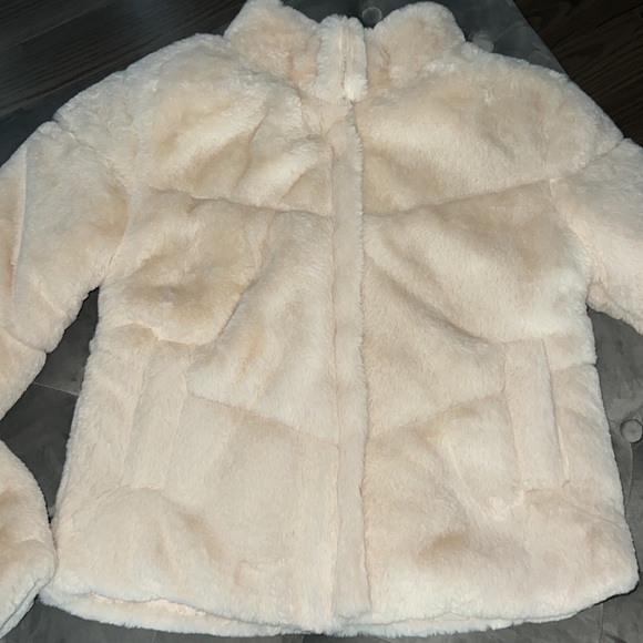 Faux fur coat - Picture 3 of 4